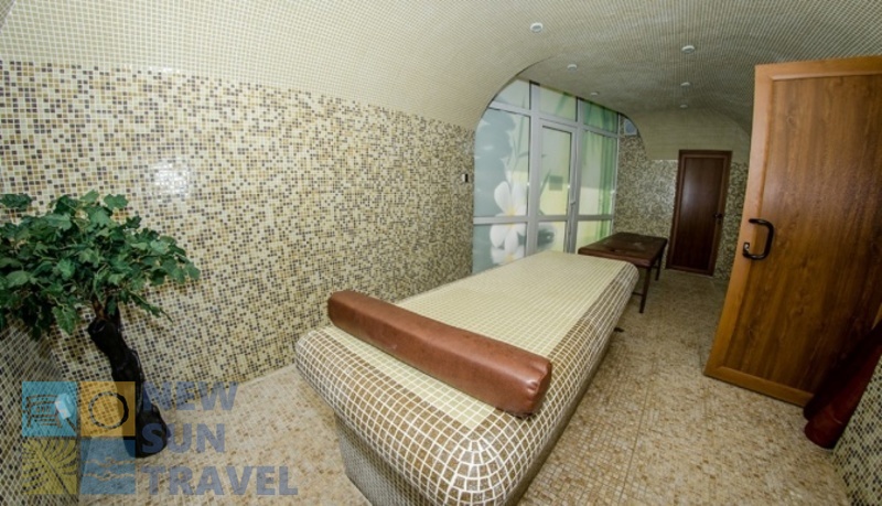 HOLIDAY FORT GOLF CLUB